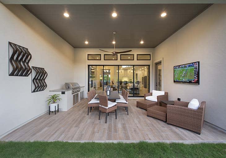 How To Cozy up Your Outdoor Living Area This Winter